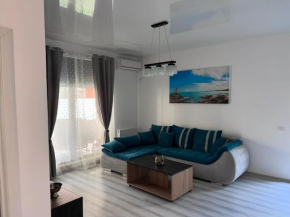 Nancy house Sea